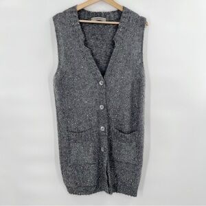 D. Exterior wool button sweater vest with sequin